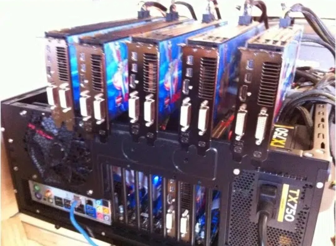 Bitcoin mining equipment in 2011, used by Bobby Lee. Source: Bobby Lee.