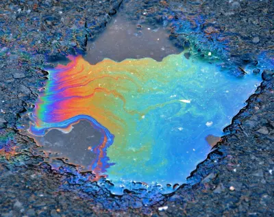 Reflection of light in oil