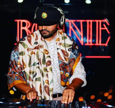 https://open.spotify.com/intl-fr/track/1wUOF8vCBTuAZiSGm0PPPt?si=88dd2ef50bb44cb5