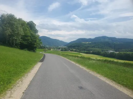 f091af1adac352028dc77d3d379e31fb0da171ae2fefb7df2b7e13082ca31f96.jpg