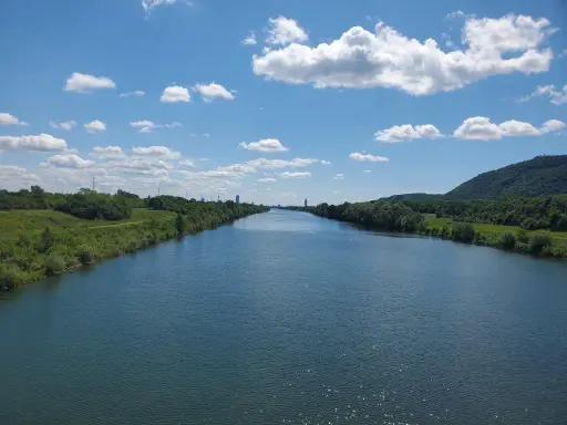 c35e887a71b13c800d5c7f6d57dbda8a2b527bc88dfc4bf7dd1ec723a7c69818.jpg
