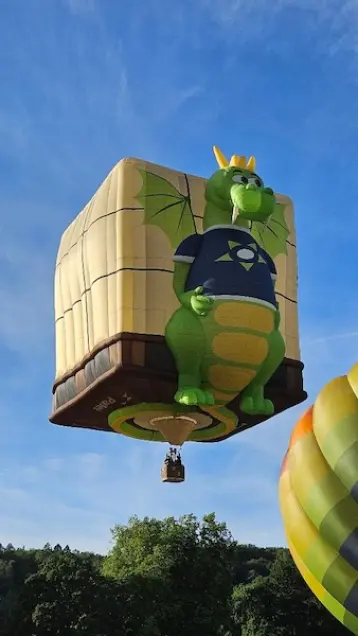 dragon balloon
