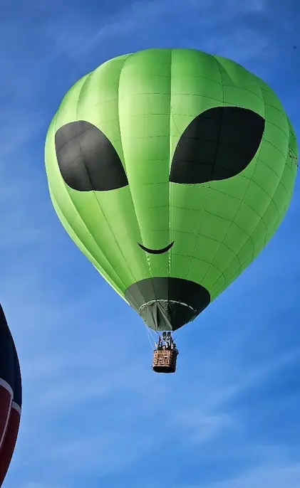 alien balloon