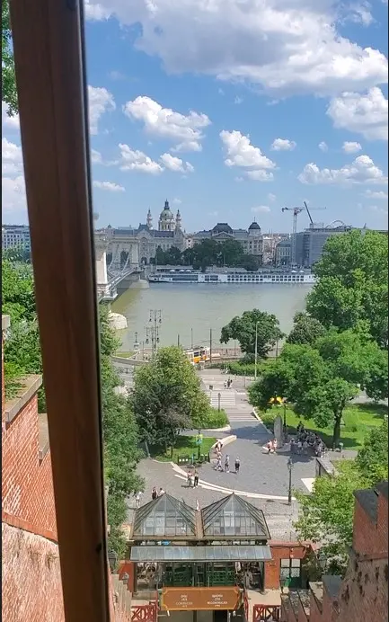 06b245f2fdfc6baafdf38adb5e8ee5f5f68e01b9cc63baa065ce701990d1eff7.jpg
