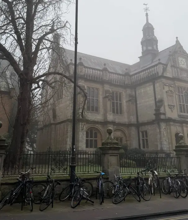 The atmosphere of foggy Oxford