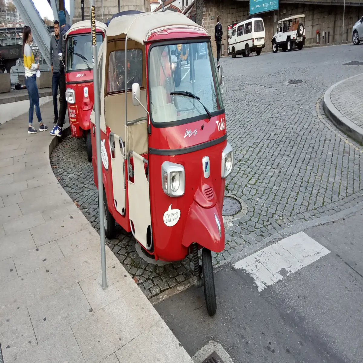 22f33d50a3500f02bfbcb6ddbd9c487a2a66651371495d651a44563dc42801e4.jpg