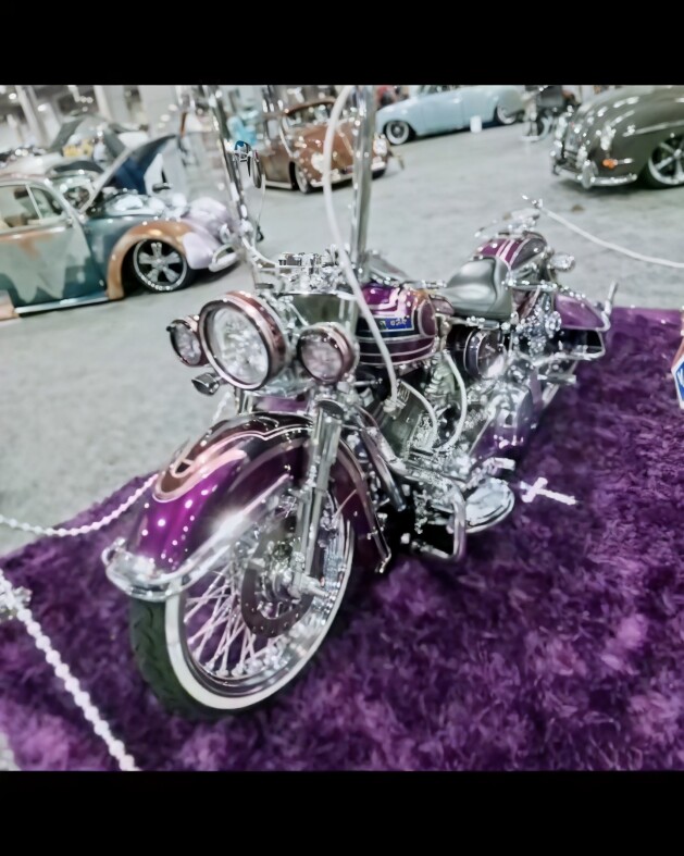 Autoexhibition