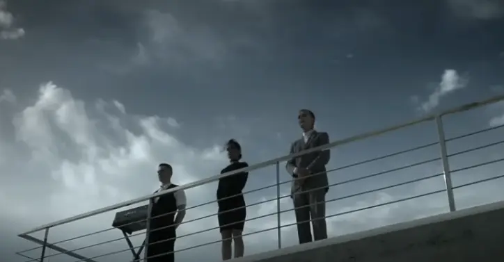 Hurts - Wonderful Life