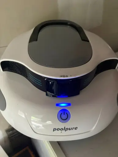 Charging robot