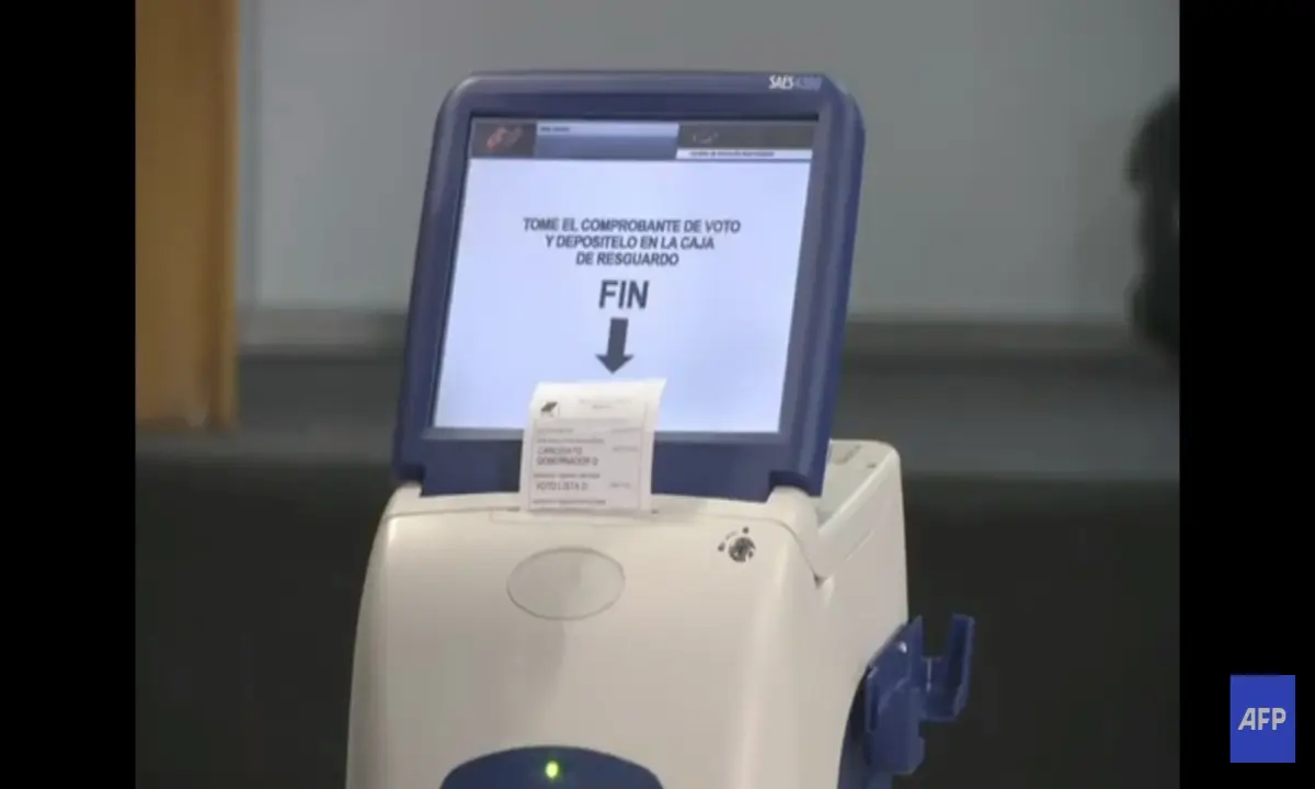e5ad1a09ca31f2e74570776a6ee0c2a5c50d763f35c7e6d8a02da8d19142d144.jpg