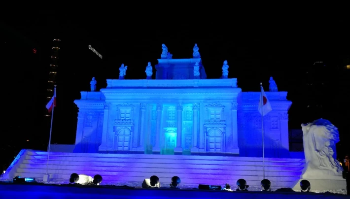 snow palace sculture