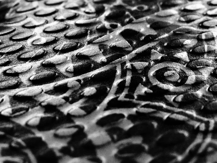 f/4.5 | 1/8s | ISO800 - Sandals Surface