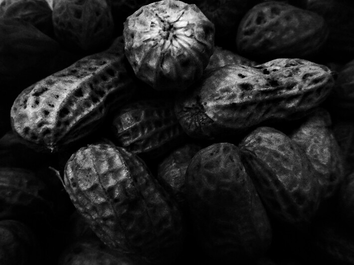 Stacked Peanuts - f/3.5 1/8s 4.30mm ISO800