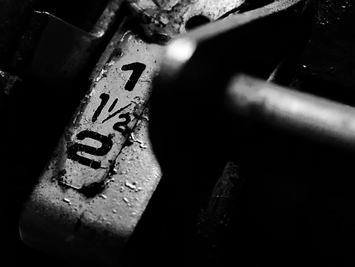 Carriage Return Guide - f/5 | 1/8s | 11mm | ISO800