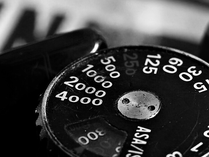 ASA/ISO film speed dial - f/5 | 1/20s | 17mm | ISO500
