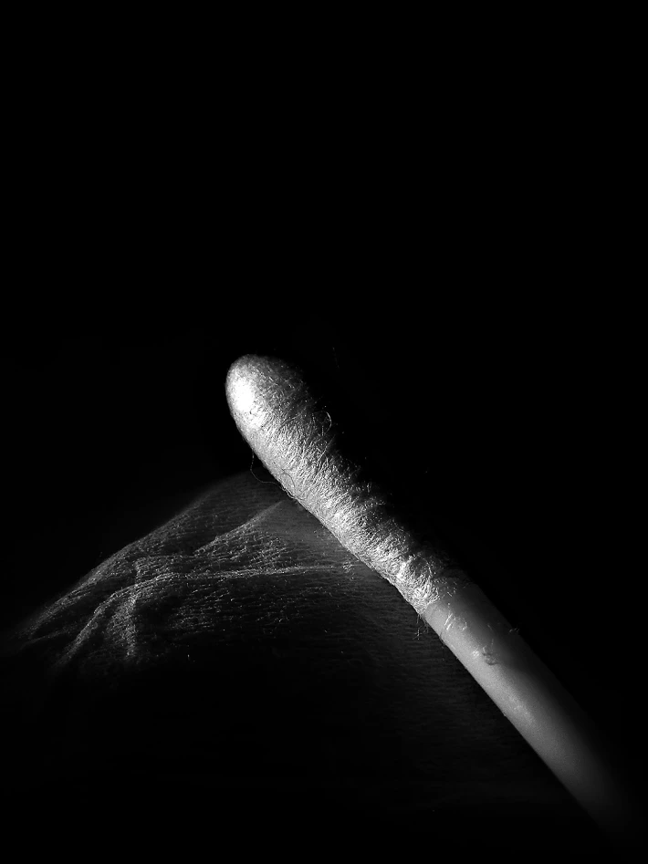 Tissue Paper and THE Cotton Bud - f/7.1 | 1/1000s | 17mm | ISO100