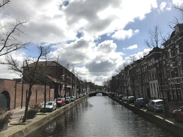 Blue skies over Delft during the Corona crisis. March 2020