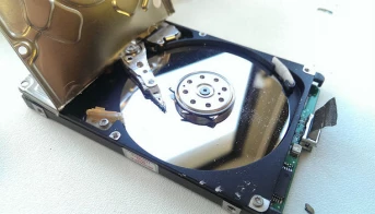 Static Dust Residue on Disk
