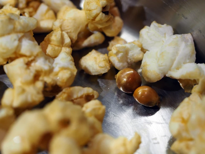 caramel popcorn