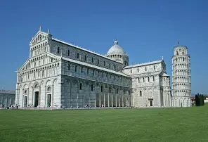 piazza del duomo di pisa