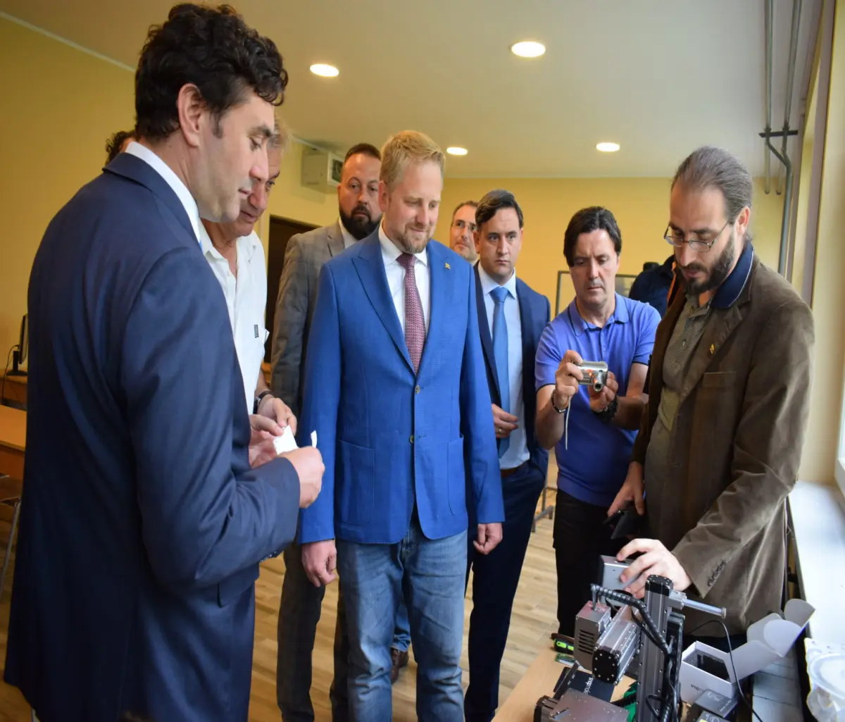 LIBERLAND BUILDS STRONG TIES WITH VOJVODINA PROVINCE Apatin Free Trade Zone Chamber of Commerce 1