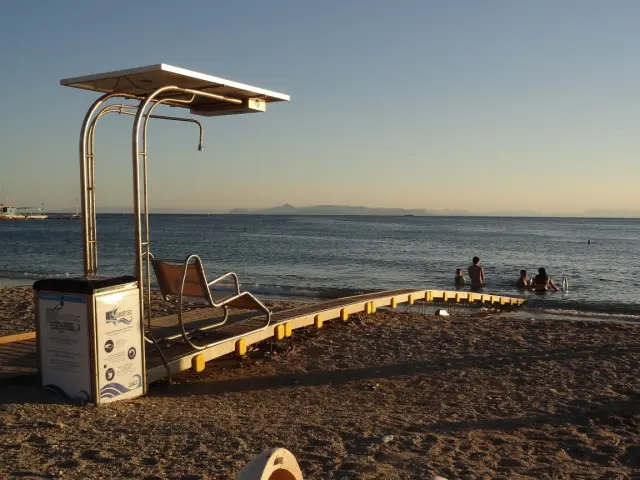 Greece - Around Athens - Alimos - Beaches - Loutra Beach: SeaTrac