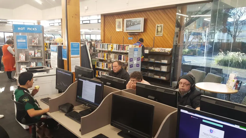 petone library