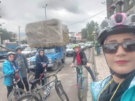 CYCLING! IRAN! GIRLS!
