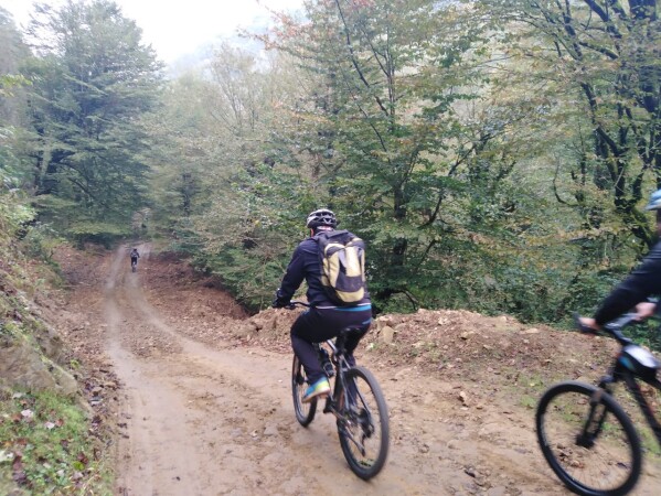 CYCLING! IRAN! GIRLS!