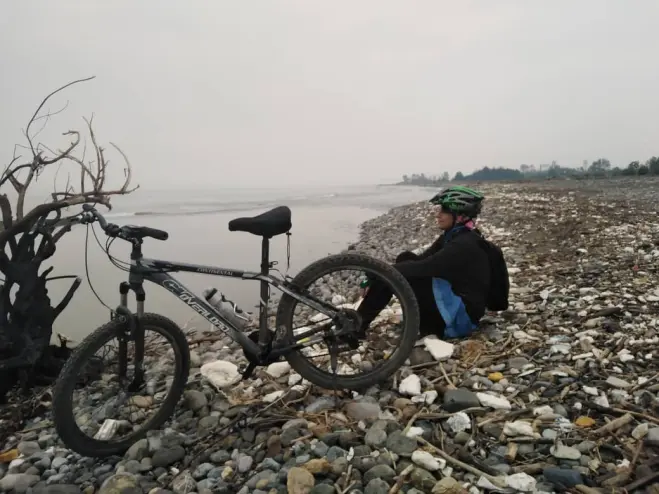 Cycling by The Beach in Iran, flood, nature,