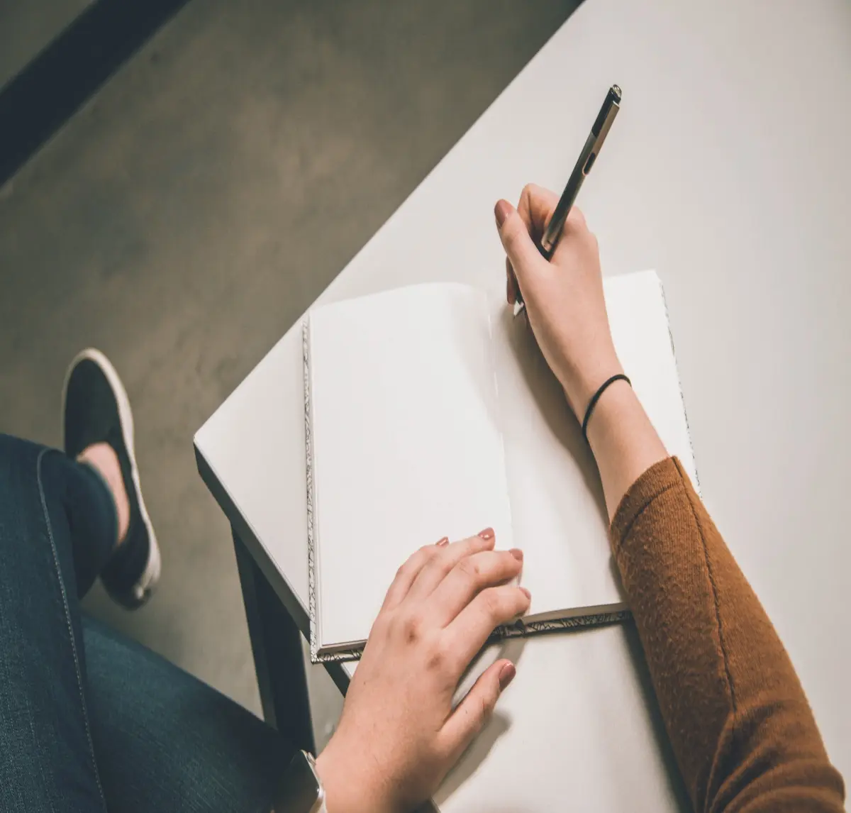 Article writing in a book
