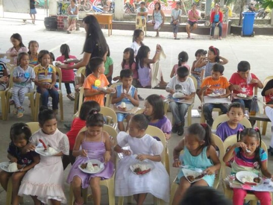 Feeding program at Bukas Palad Foundation