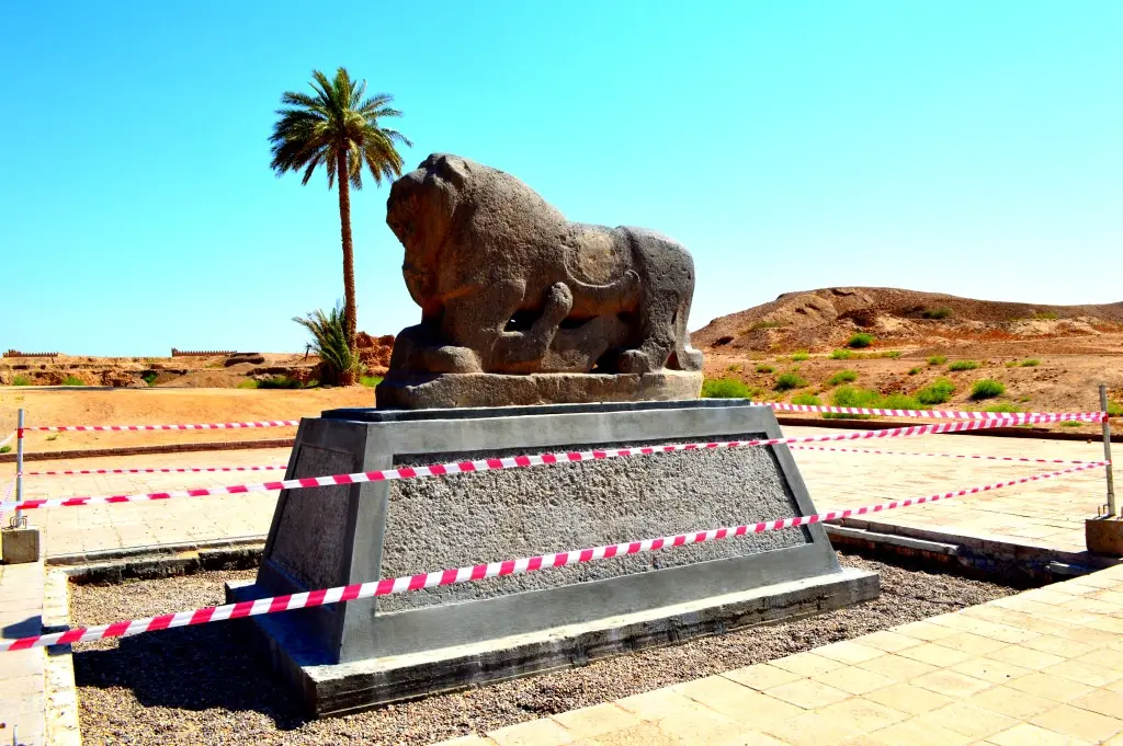 Babylon lion statue