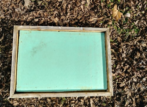 Outer hive cover insulated with foam insulation board