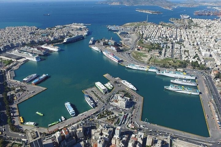 Piraues Port