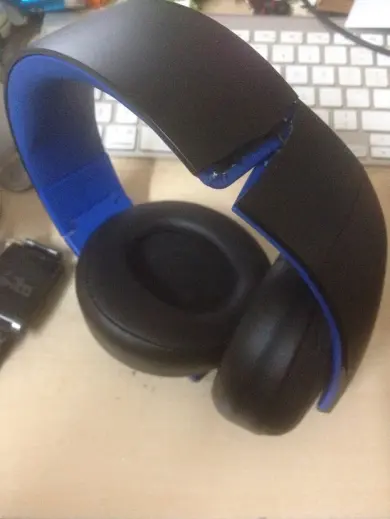 Broken Gold Wireless Headset V1