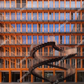 Building and endless staircase (escultura Umschreibung). Munich