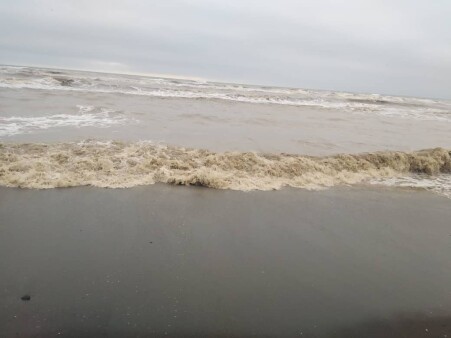 Muddy River, Dark waves & Sandy Beach