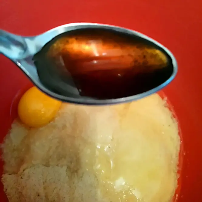 Add the liquid vanilla extract to the mix.