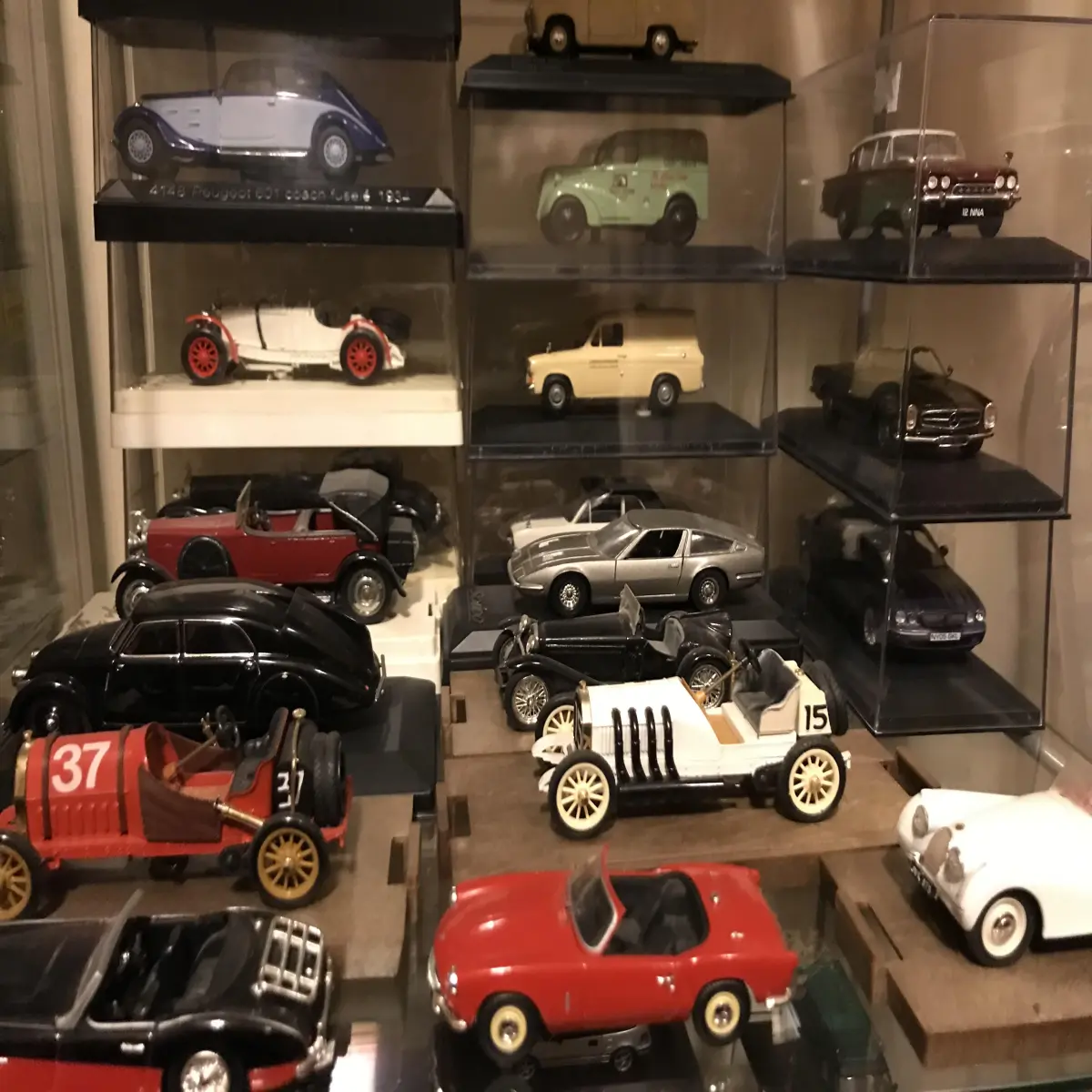 Triumph, Benz, Jag