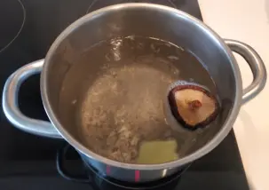 Shiitake and Ginger in Pot