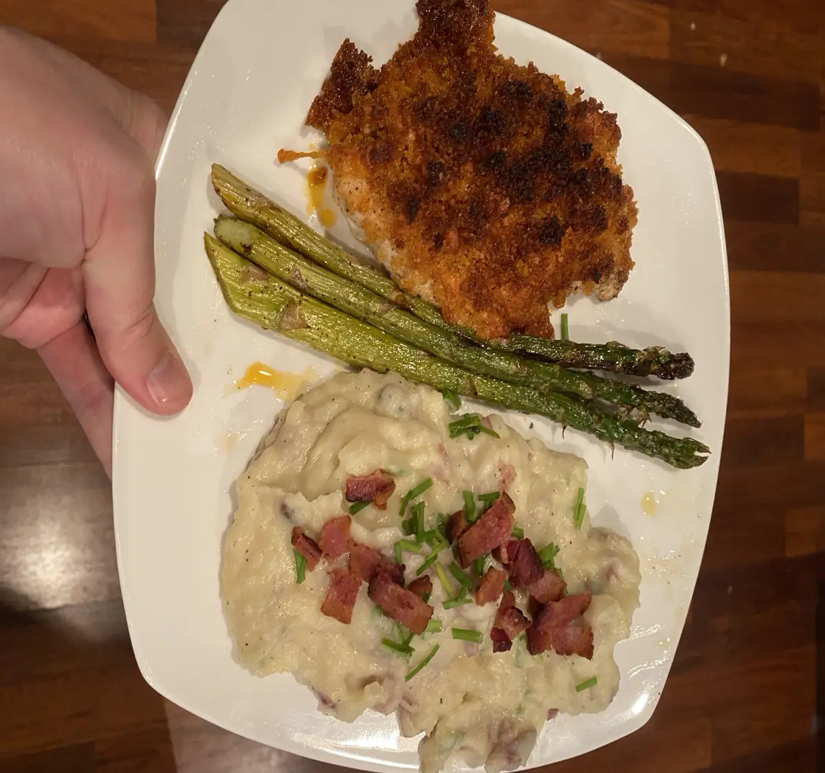 potatoes with crispy cheddar chicken and asparagus