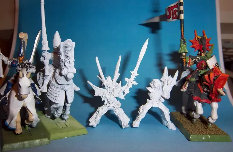 Multiple High Elf Models - DPC on the right