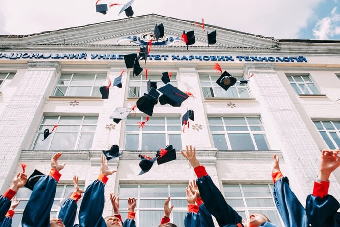 https://unsplash.com/photos/8CqDvPuo_kI