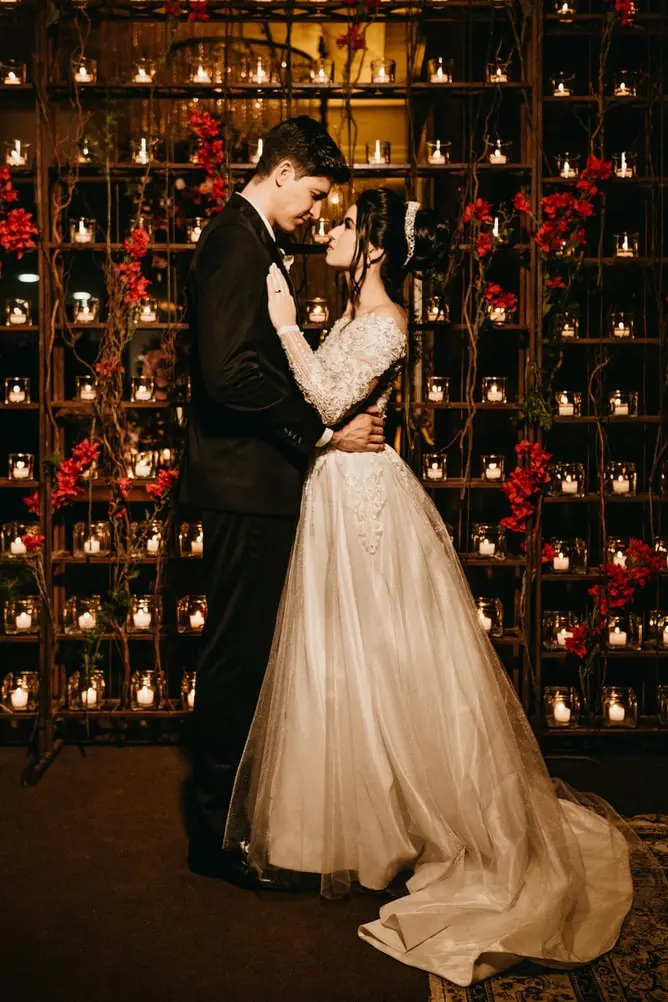 https://unsplash.com/photos/Ln0MXQGayYg