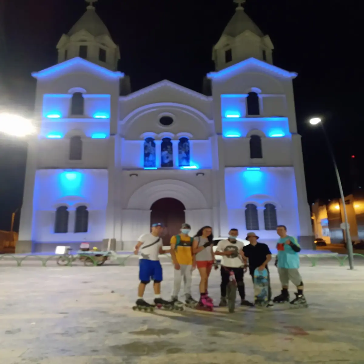 Foto de la plaza Central y su Catedral en Cereté, un municipio del departamento de Córdoba Colombia.