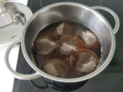 teabags in pot