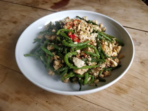 four season beans with tofu crumble