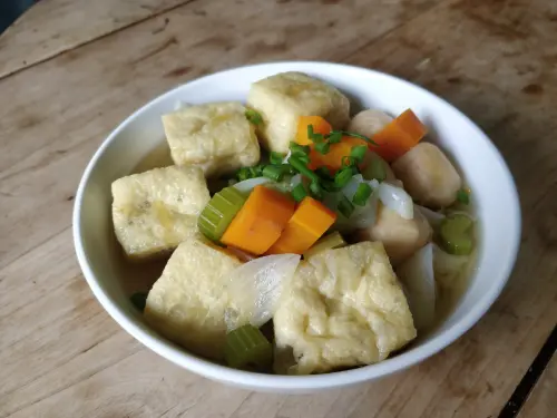 noodle soup with tofu puffs and shrimp balls