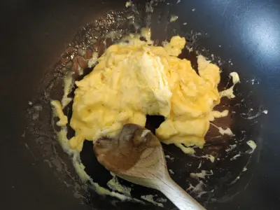 egg in wok